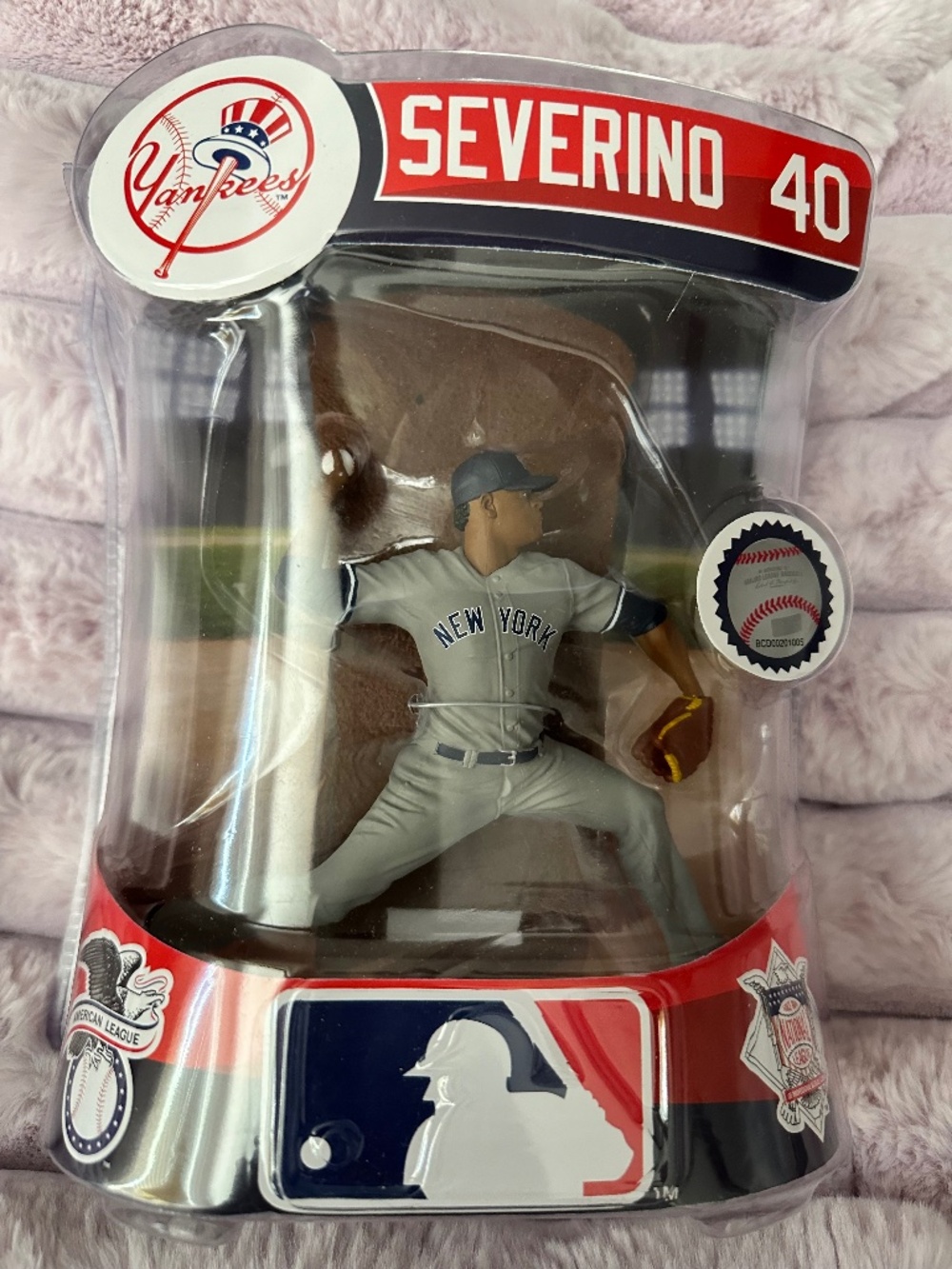 Yankees #40 Luis Severino NY MBL Baseball Action Figure Damaged Package Collect